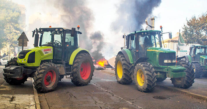 Fransada fermerlər aksiya keçirir -