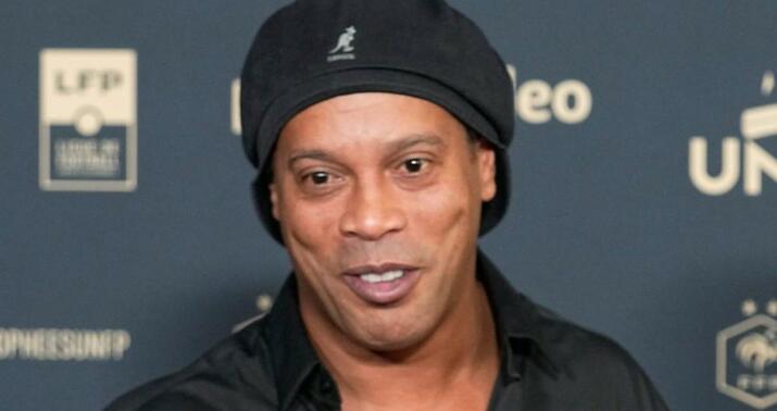 Ronaldinyo Bakıda futbolçularla görüşdü -
