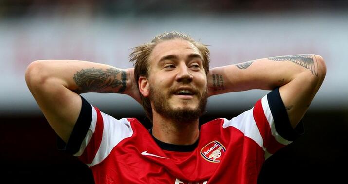 "Arsenal"ın sabiq futbolçusuna bıçaqlı hücum