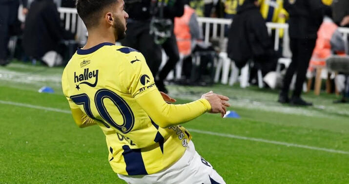 “Fənərbağça” "Qalatasaray"la xal fərqini azaldır