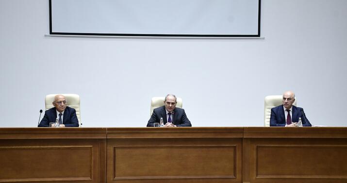 YAP Mərkəzi Aparatında müşavirə keçirildi