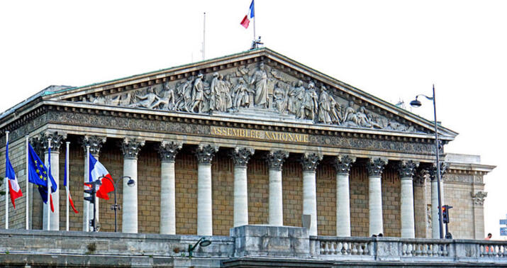 Fransanın Baş naziri istefaya göndərildi