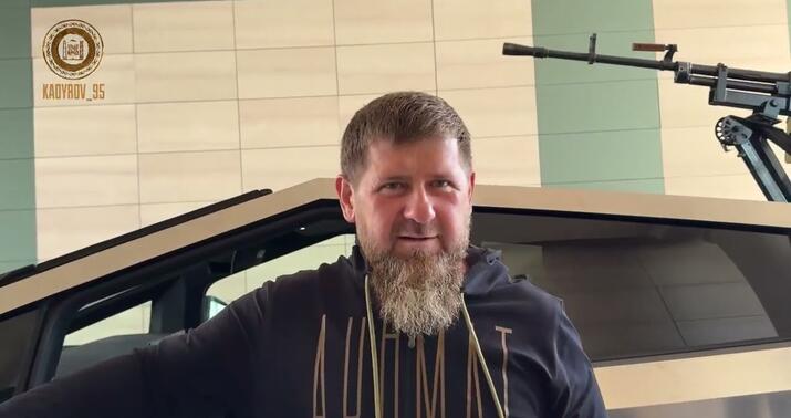 "Mask mənə avtomobil hədiyyə etməyib" -