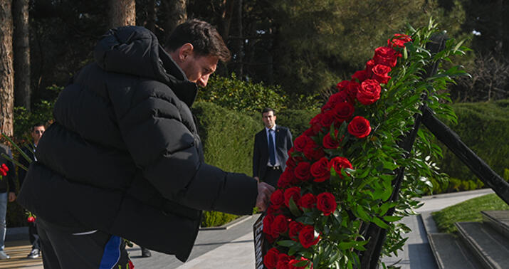 Messi Heydər Əliyevin məzarını ziyarət etdi -