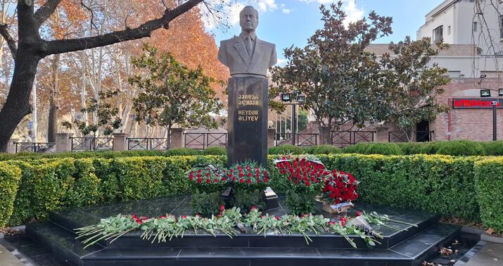 Gürcüstanda Heydər Əliyevin xatirəsi anılır