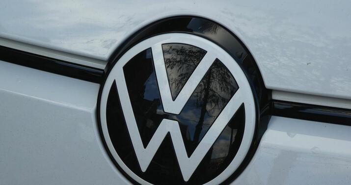 "Volkswagen" heç bir zavodu bağlamayacaq