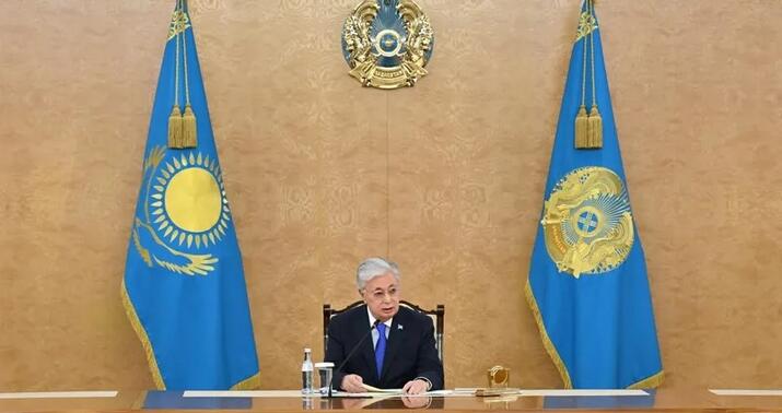 Tokayev təyyarə qəzası ilə bağlı müşavirə keçirdi