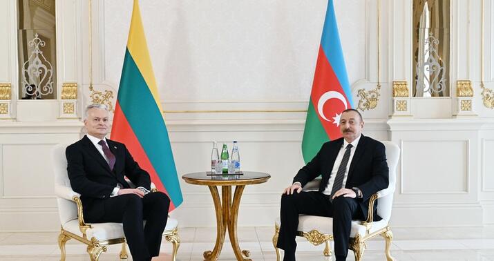 Nauseda İlham Əliyevə zəng etdi