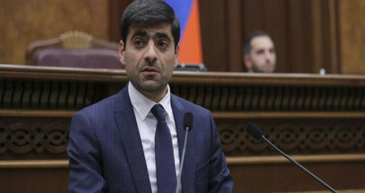 Erməni deputat avtomobil qəzasında öldü