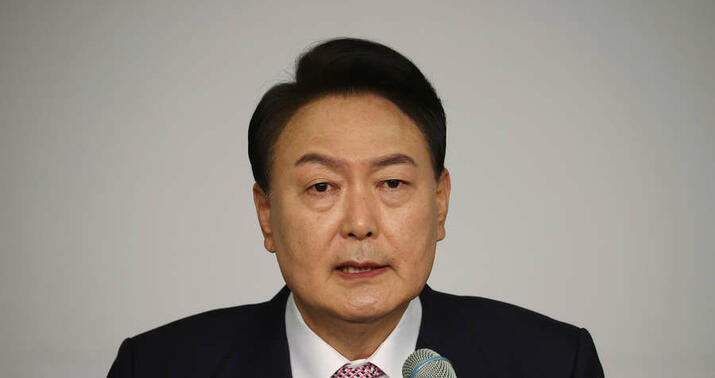 Məhkəmə Cənubi Koreya prezidentini həbsdə saxladı
