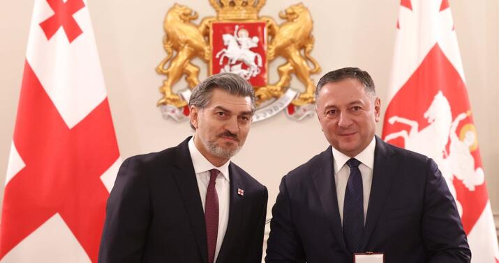 Gürcüstanın DİN başçısına “Şərəf” ordeni verildi