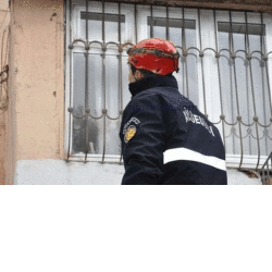 Sumqayıtda mənzildə köməksiz vəziyyətdə qalan şəxslər xilas edildi