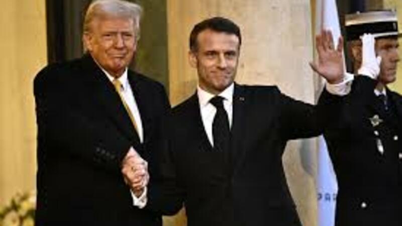 Tramp Makronla telefon danışığı apardı