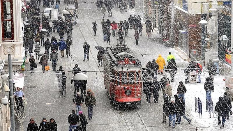 İstanbulda əhaliyə xəbərdarlıq: Ciddi zərurət olmayınca bayıra çıxmayın