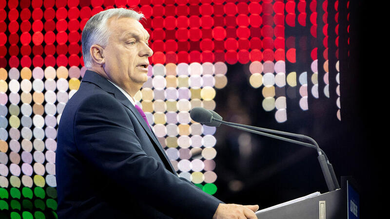 Orban Makronla görüşdə bu suala cavab axtaracaq