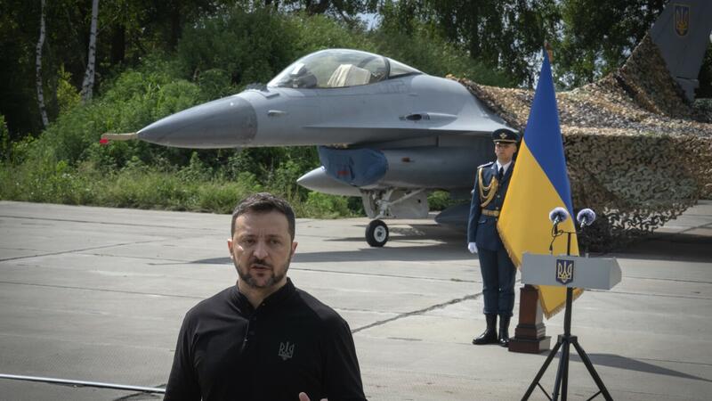 Ukrayna yeni F-16 qırıcılarını təhvil aldı