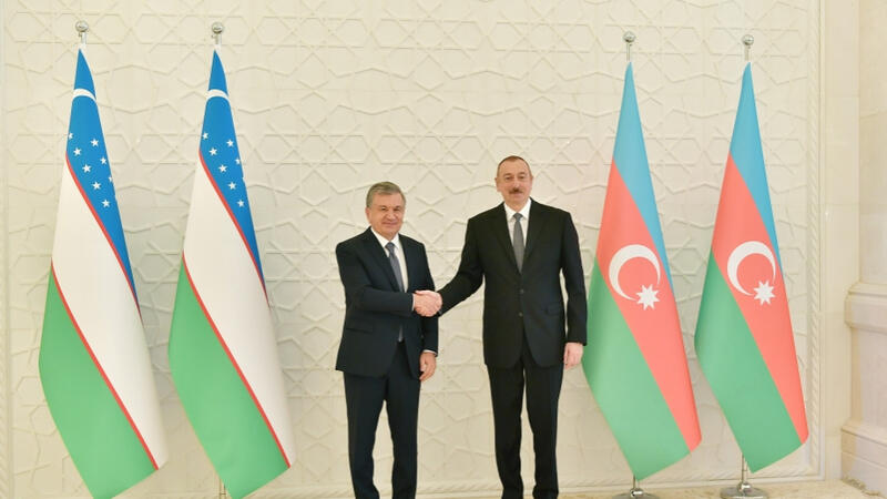 Prezident İlham Əliyevlə Şavkat Mirziyoyev arasında telefon danışığı olub