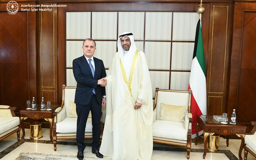 Ceyhun Bayramov küveytli həmkarı ilə görüşdü -