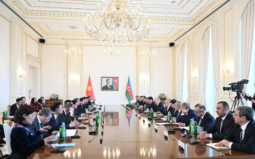 Azərbaycan Prezidentinin Baş katib To Lam ilə geniş tərkibdə görüşü keçirildi -