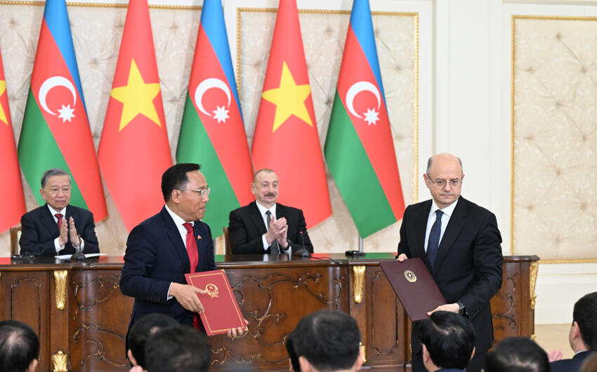 Azərbaycan ilə Vyetnam arasında imzalanmış sənədlər mübadilə edildi -