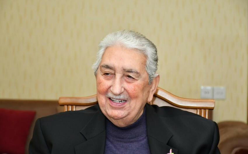 Arif Babayevə Heydər Əliyev Mükafatı verildi -