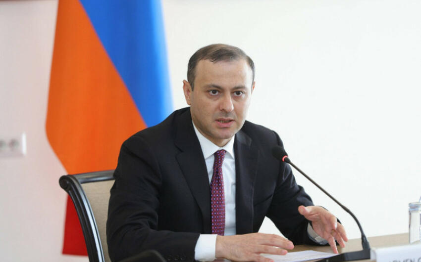Qriqoryan: Sülh sazişinin imzalanma yeri ilə bağlı intensiv danışıqlar gedir