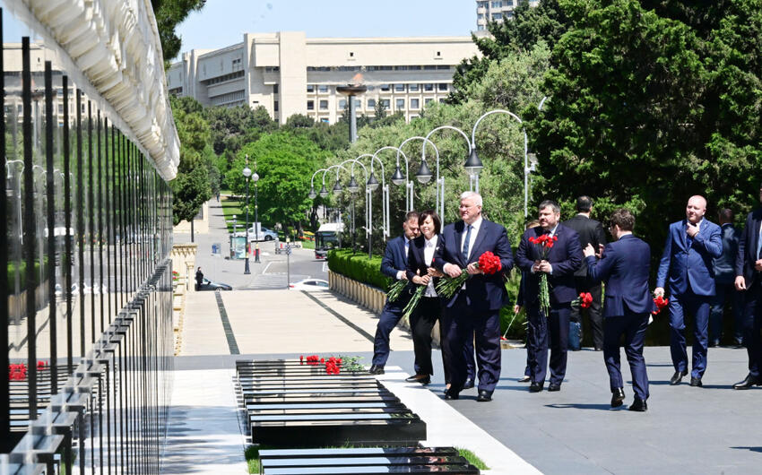 Andrey Sibiqa Zəfər parkını və Şəhidlər xiyabanını ziyarət etdi -