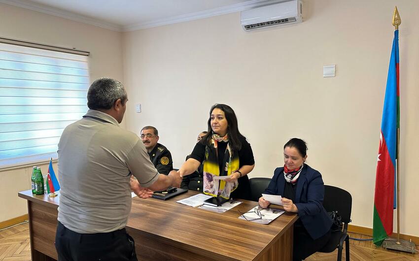 Əfv sərəncamının icrası davam edir -