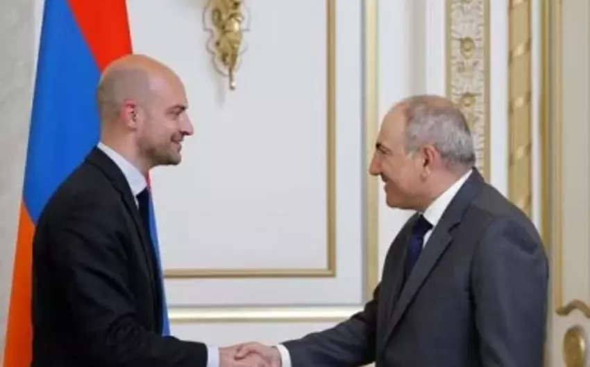 Paşinyan Fransanın XİN başçısı ilə Ermənistan-Azərbaycan sülh prosesini müzakirə etdi