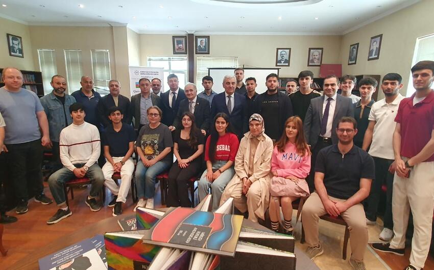 Qars Qafqaz Universitetinə və İğdır Azərbaycan Evinə kitablar təqdim olundu