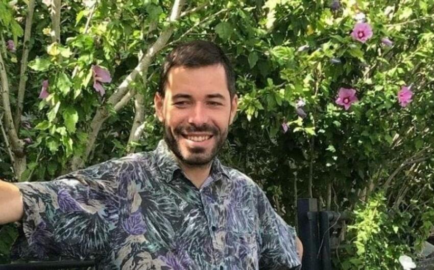 Metro vaqonuna boya çəkdiyi üçün məhkum edilən fransız əfv edildi