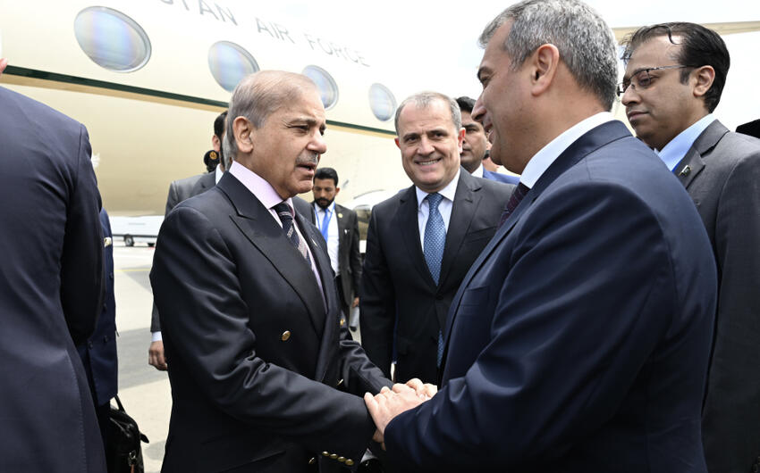 Pakistanın Baş naziri Məhəmməd Şahbaz Şərif Azərbaycana gəldi