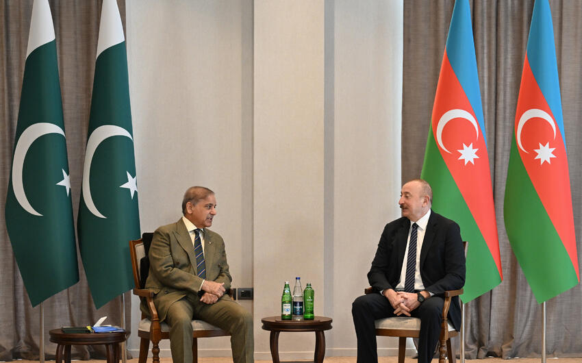 Laçında Prezident İlham Əliyevlə Şahbaz Şərifin məhdud tərkibdə görüşü keçirildi -