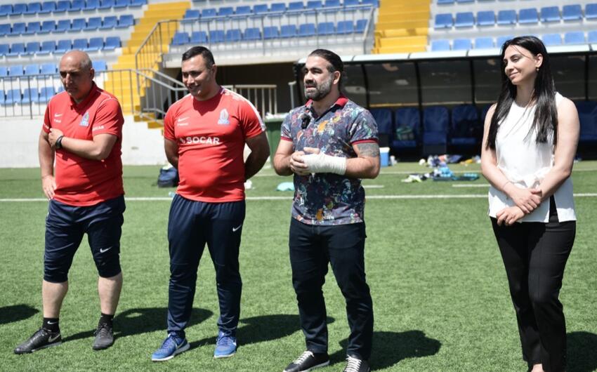 Rafael Ağayev qadınlardan ibarət millinin məşqini izlədi -