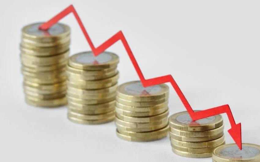 Hüquqi şəxslərin banklardaki pulu 4,1% azalıb
