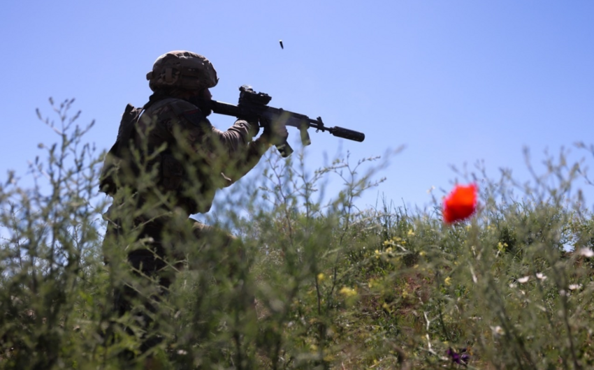 Rusiya qoşunları Ukrayna ordusunun müdafiəsini yardı