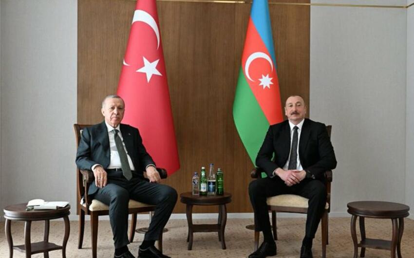 Azərbaycan və Türkiyə prezidentlərinin təkbətək görüşü başa çatdı -