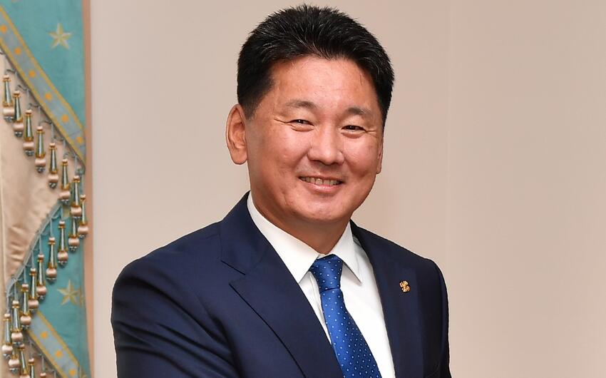 Monqolustan lideri ölkədə idarəetmə sisteminin dəyişdirilməsinə qarşı çıxdı