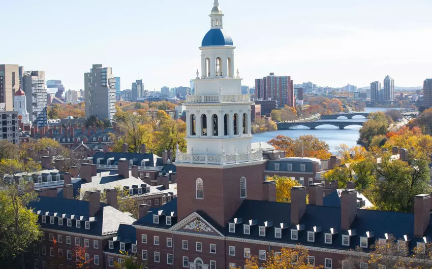 Harvard Universiteti ilə bağlı bütün vizalar təkrar yoxlanılacaq