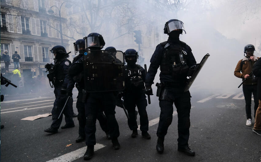 Parisdə kütləvi iğtişaşlar, 300-ə yaxın azarkeş həbs edildi -