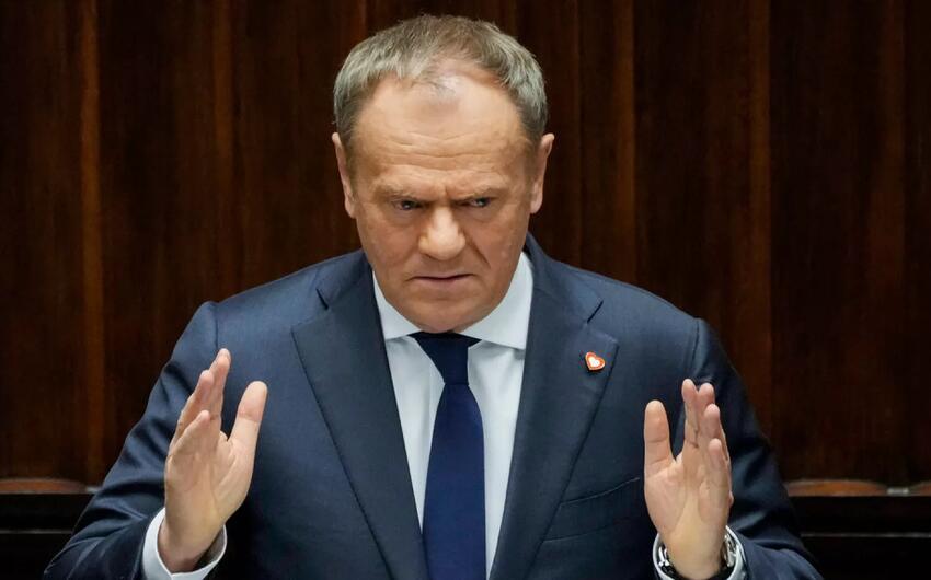 Donald Tusk Londondakı Ukrayna görüşündən kənarda qalmasından narazıdır