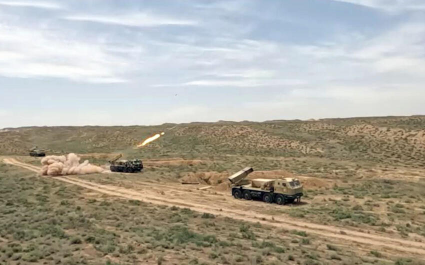 Azərbaycan Ordusu təlim meydanlarına çıxdı, şərti düşmən sərrast atışla məhv edildi -