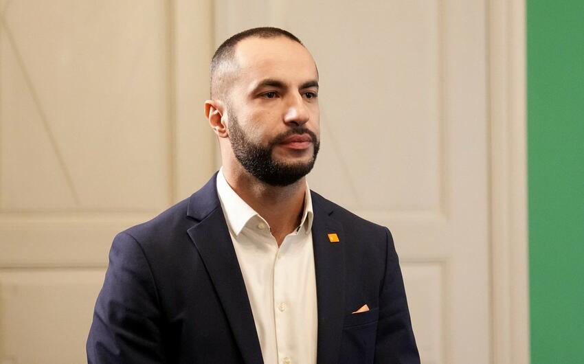 Latviyanın ucarlı deputatı: Tələbələrimizin əleyhinə olan qanuna qarşı çıxdım