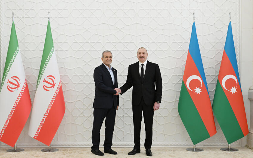 İlham Əliyev ilə İran Prezidenti arasında telefon danışığı oldu