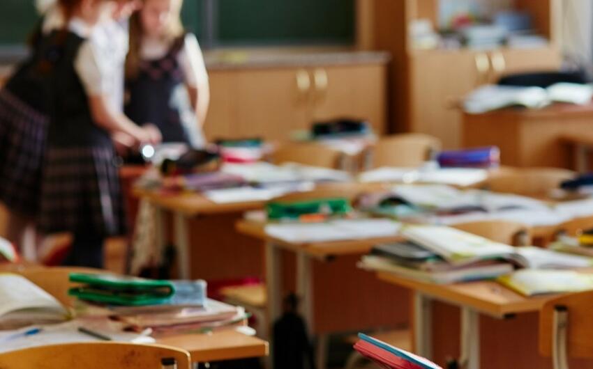 Rusiyada miqrant uşaqlar üçün dərslik hazırlanır