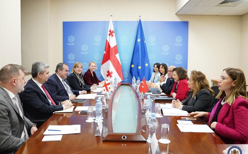 Tbilisidə Azərbaycan-Türkiyə-Gürcüstan əməkdaşlıq formatı müzakirə olundu