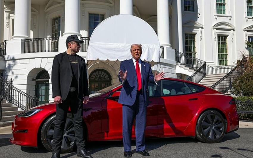 Tramp "Tesla"sını satır