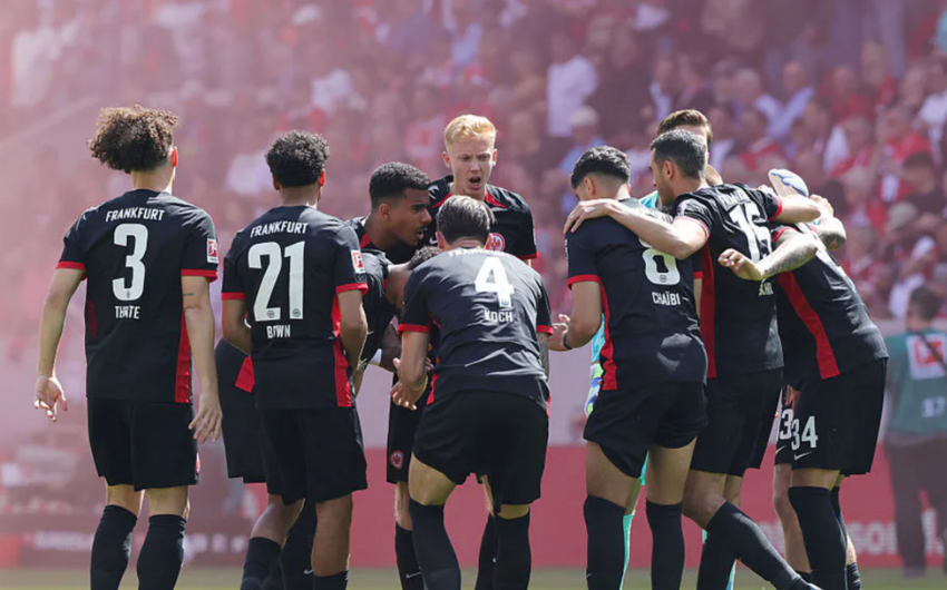 Bundesliqa klubu 14 yaşlı futbolçusuna görə cəzalandı