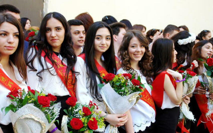 Gəncə və ətraf bölgələrdə 6 mindən çox şagird məzun oldu