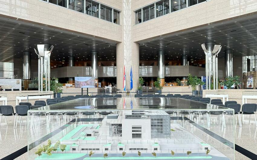 Azərbaycan nümayəndə heyəti Zaqreb Milli və Universitet Kitabxanasını ziyarət edib